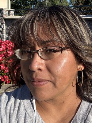 Estela, 44