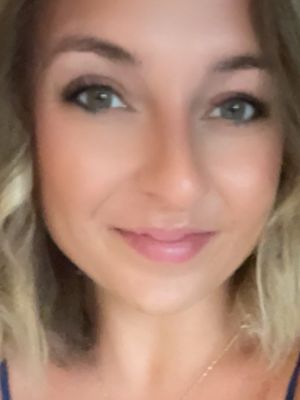 Leigha, 33
