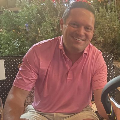 Dan, 43