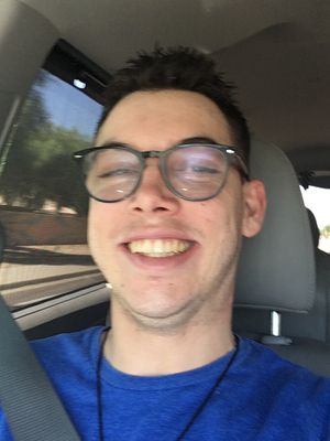 Johnny, 28
