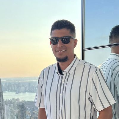 Luis, 29