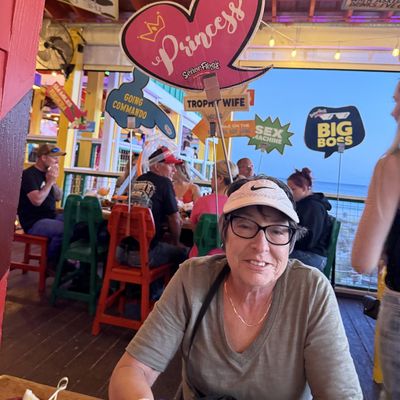 Toni, 66
