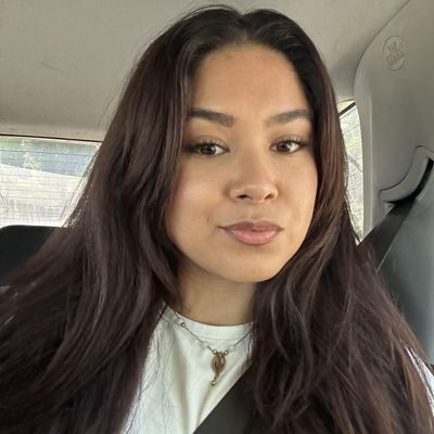 Iliana, 25