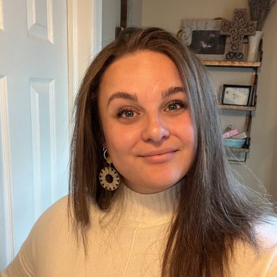 Sophia, 25