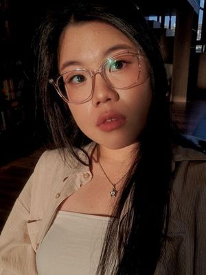Stefanie, 26