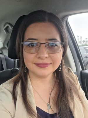 Cinthia, 40