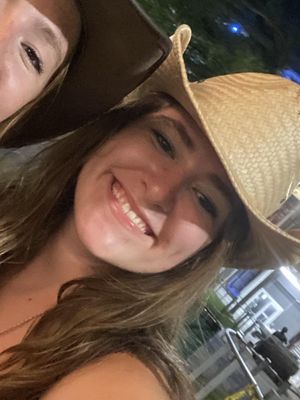 Veronica, 23