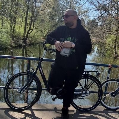 Luis, 36