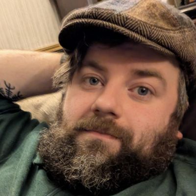 Peter, 32