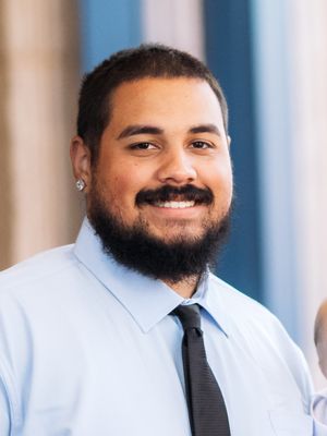 Alex, 25