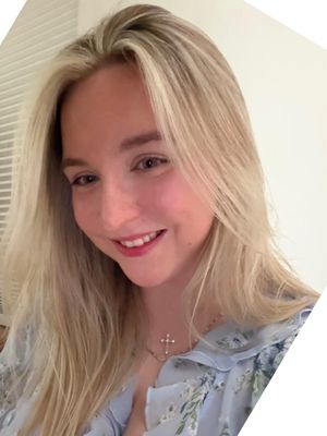 Sophia, 25