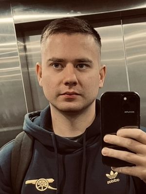 Wiktor, 24