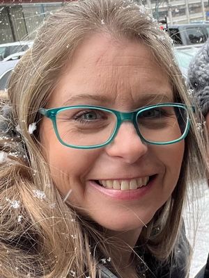 Vicki, 48