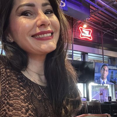 Isela, 46