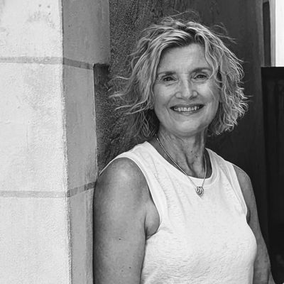Vivian, 70