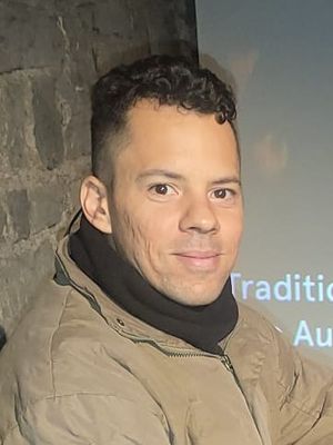 Julian, 27