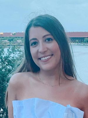 Allie, 33