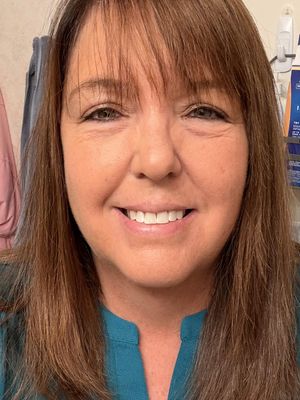 Sandra, 53