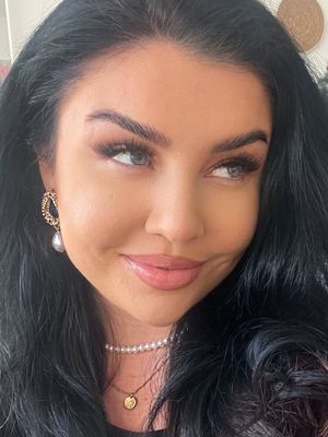 Adrianna, 30