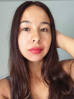 Laura, 35