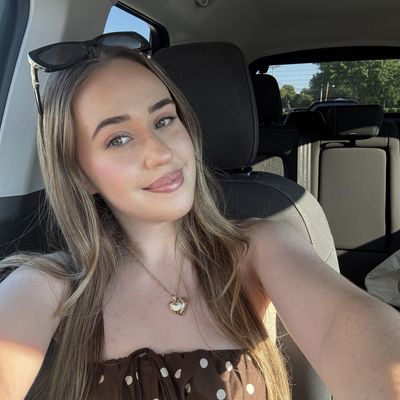 Christina, 22