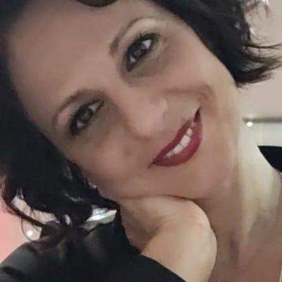 Luana, 42