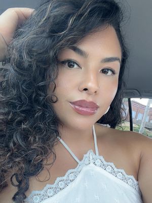 Laura, 34