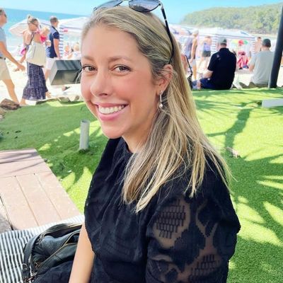 Amelia, 39