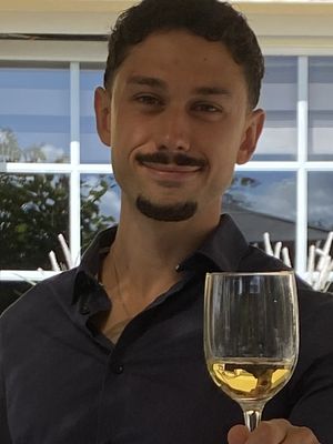 Julien, 25