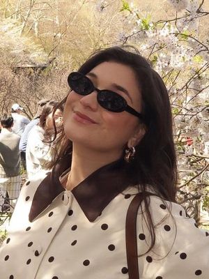 Luisa, 25