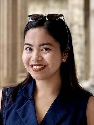 Christine, 27