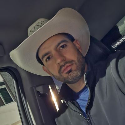 Miguel, 38