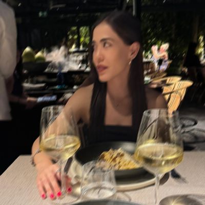 Sabrina, 30