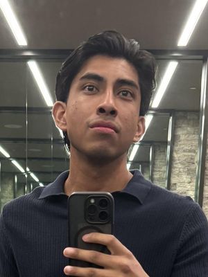Alejandro, 25