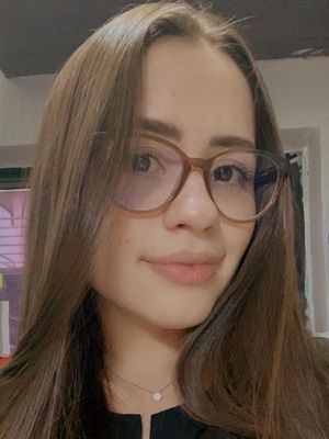 Larissa, 31