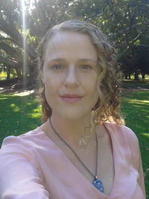 Justine, 38