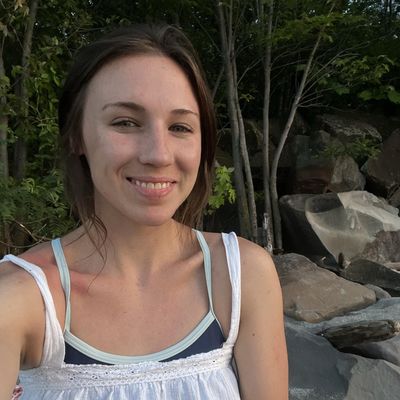 Erin, 27
