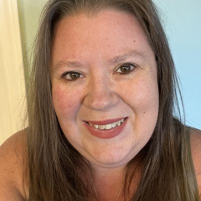 Danielle, 44