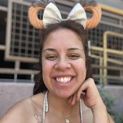 Esmeralda, 28