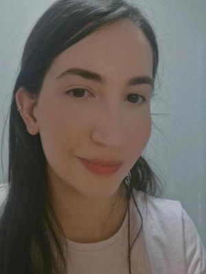 Adriele, 35