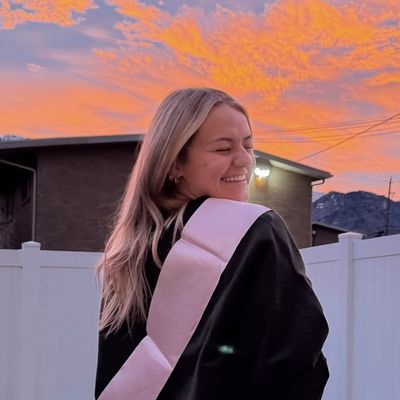 Saoirse, 27