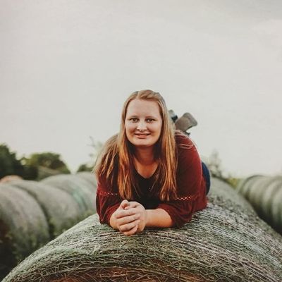 Allie, 26