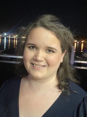 Ashlee, 33