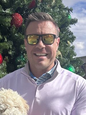 Kevin, 43