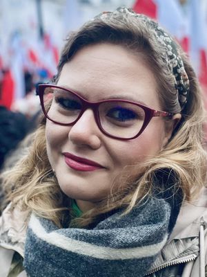 Ewa, 32