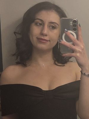 Lynora, 25