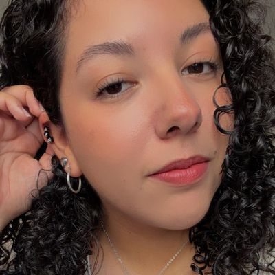 Caro, 29
