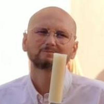 Javi, 37