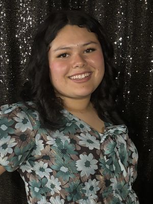 Jazmin, 22