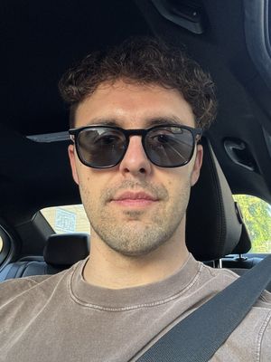 Rafael, 30